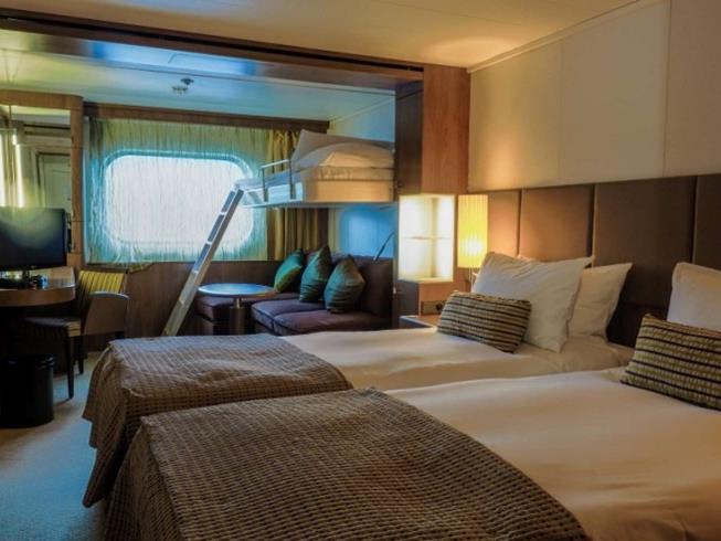 Superior Triple頂級三人艙套房 $32,650 USD